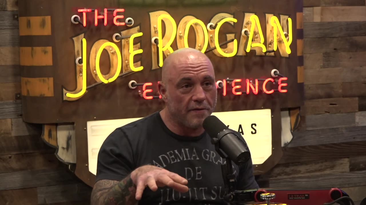 Joe Rogan Experience #2232 - Josh Brolin