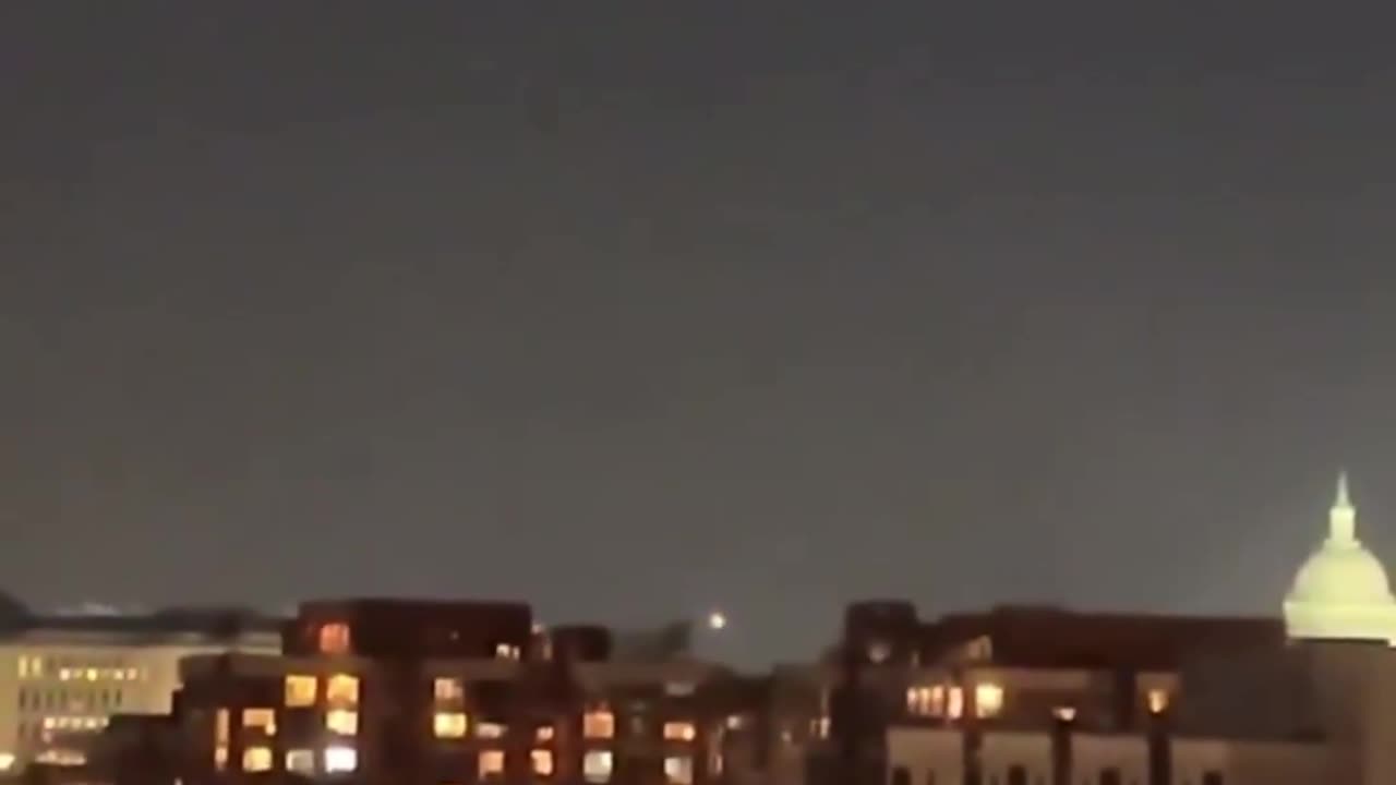 Mysterious lights have been reported over Capitol Hill causes UFO panic in DC