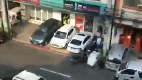 GRAPHIC: Filipino Jumps From Building