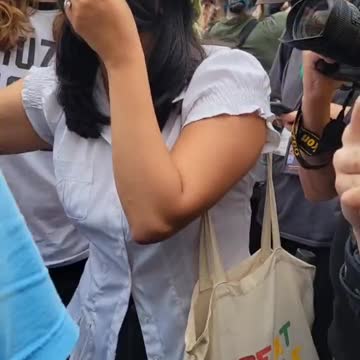 "Treat People With Kindness 🌈"