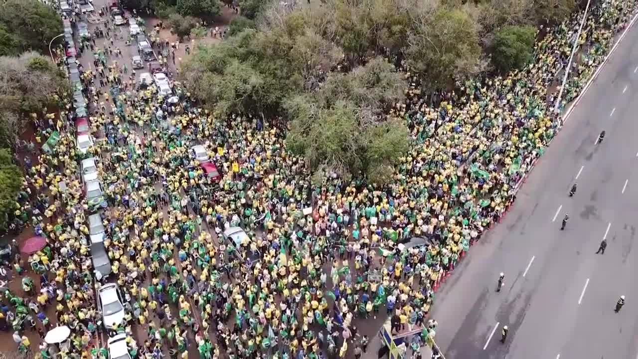 Hundreds of pro-Bolsonaro protesters call for military intervention in Brazil's capital | AFP