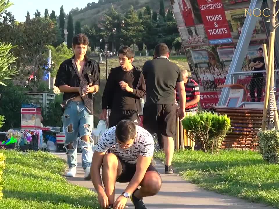 Dude Pranks Strangers With His PINK THONG 😂