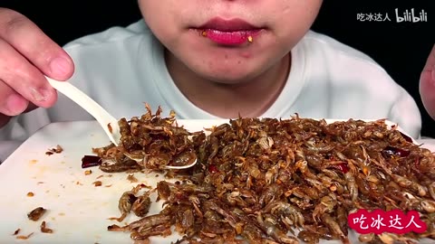 Eat Shandong specialty spicy small crabs, listen to Shandong specialty spicy small crabs!