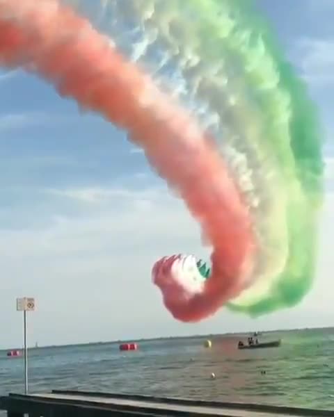 Italian Air Force incredible flag display lifts Italians' spirits