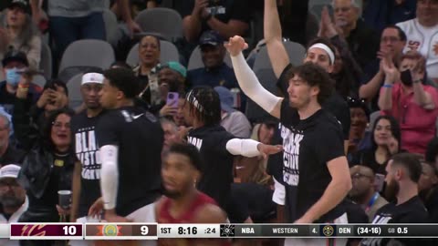 NBA - Wemby shows off the handle and steps back from deep 🎯 Spurs-Cavs