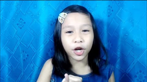 THIS IS A GIRL PERFORMING BEATBOX