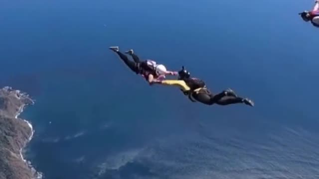 How to do high -altitude skydiving and collision