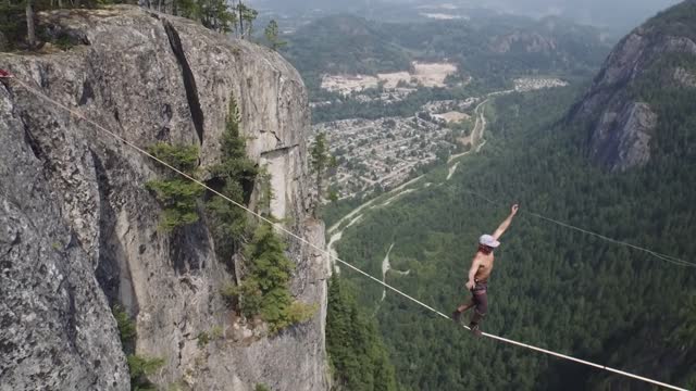 World Record Insane Slacklining