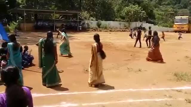 Young children running like headless chickens - LOL🤣😁