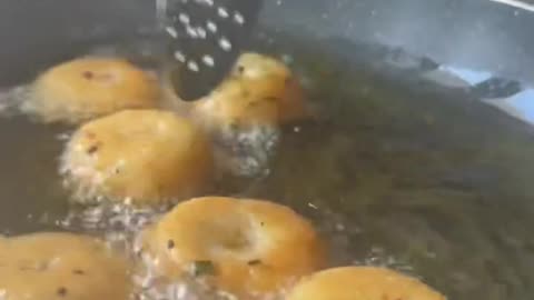 Suji medu vada