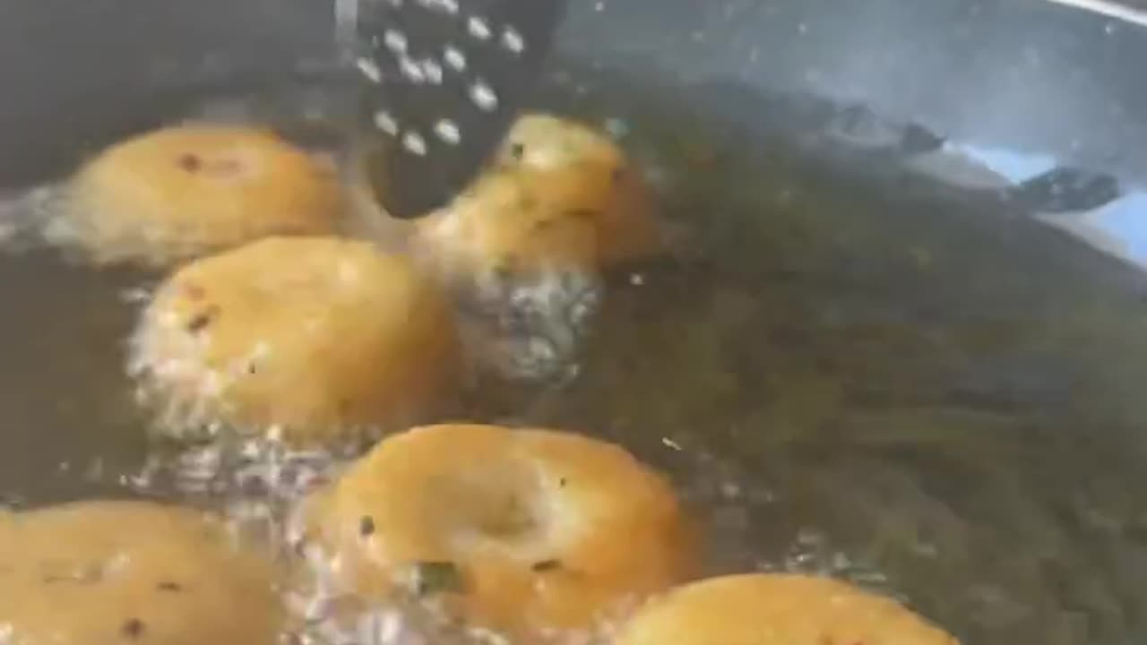 Suji medu vada