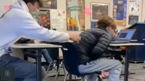 Hilarious Student Accidentally farted during class