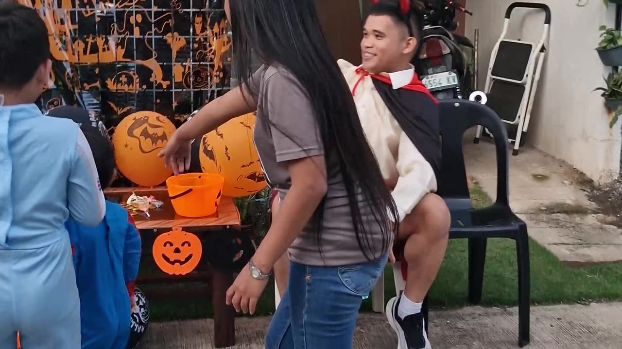 Spooky Fun, Pinoy Style! 🎃 🇵🇭