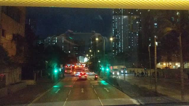 Road View at night from Bus Route#171 from Cheung Sha Wan to Lai Chi Kok 20.1.2021 (2 of 3)