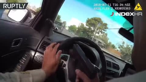 Policijska kamera zabilježila policajca iz Las Vegasa dok je pucao na osumnjičenike