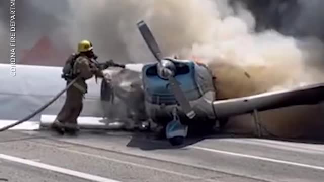 Dashcam captures plane landing on a highway_ bursting into flames _ USA TODAY _Shorts(1080P_HD)