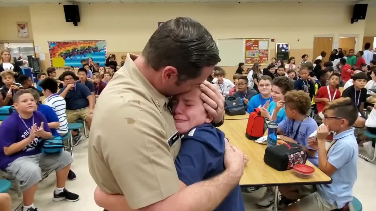 Military dad surprises children with emotional homecoming