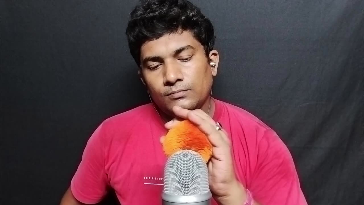 mic scratching asmr and tapping to relax