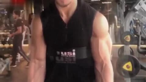 Tiger Shroff mass what's aap status video 🔥🔥💪💥
