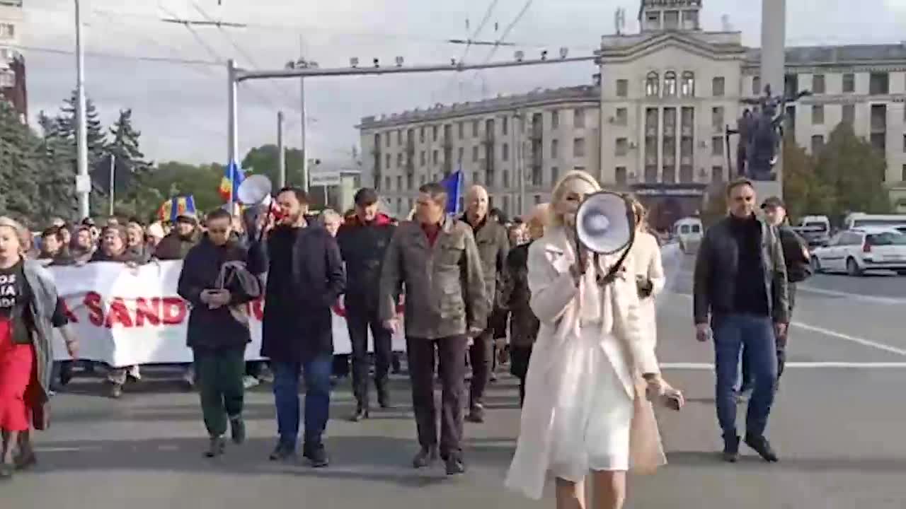 An anti-government protest against the current government began in Moldova.