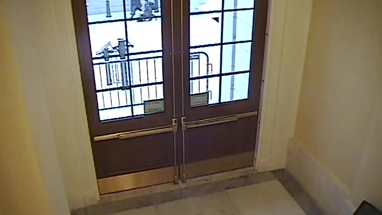 3443CHOB02CH12NRotundaExit_2021-01-06_08h00min00s930ms.mp4