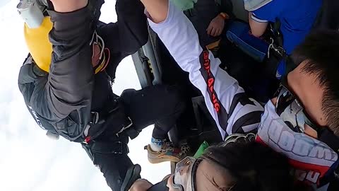 Immersion skydiving experience at high altitude