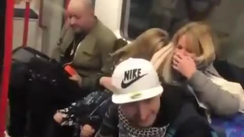 Funny guy who doesn't stop farting 😂😂😂