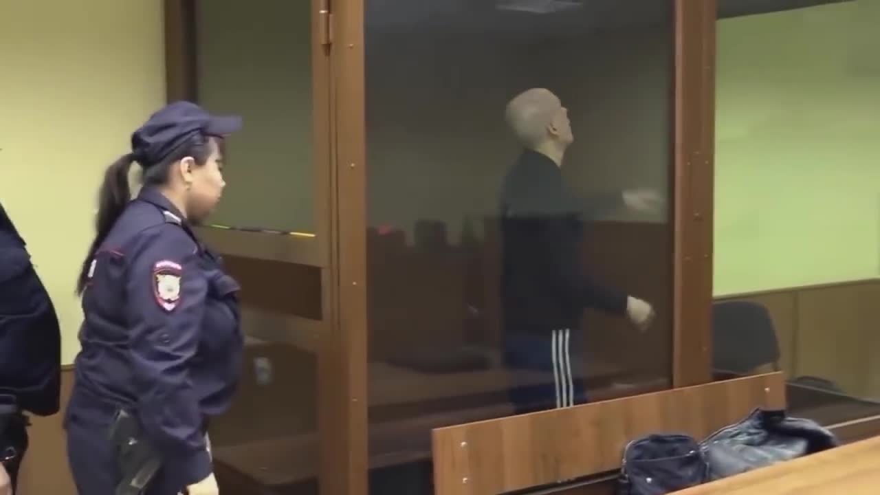 Russian man escapes from court