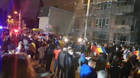 Protest al cetatenilor in Bucuresti contra fraudei electorale la alegerile locale