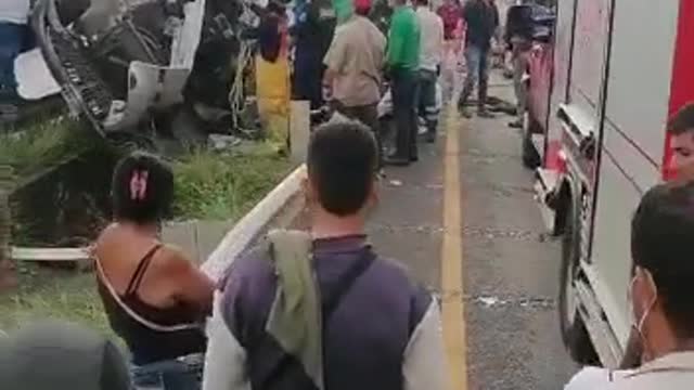 Reportan choque múltiple en la vía a Barrancabermeja