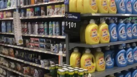 Earthquake in Hawaii Superstore