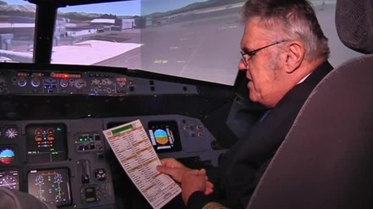 Flying enthusiast converts real-life aircraft cockpit into simulator