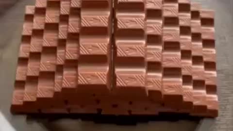 Oddly satisfying video | chocolate crushing