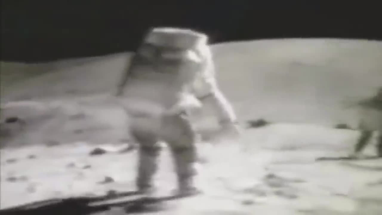 20 Proofs NASA Faked the Moon Landings