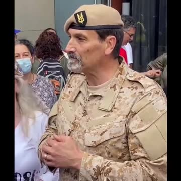 Acest ofiter le spune absolut simplu si direct,lucrurilor de fapt