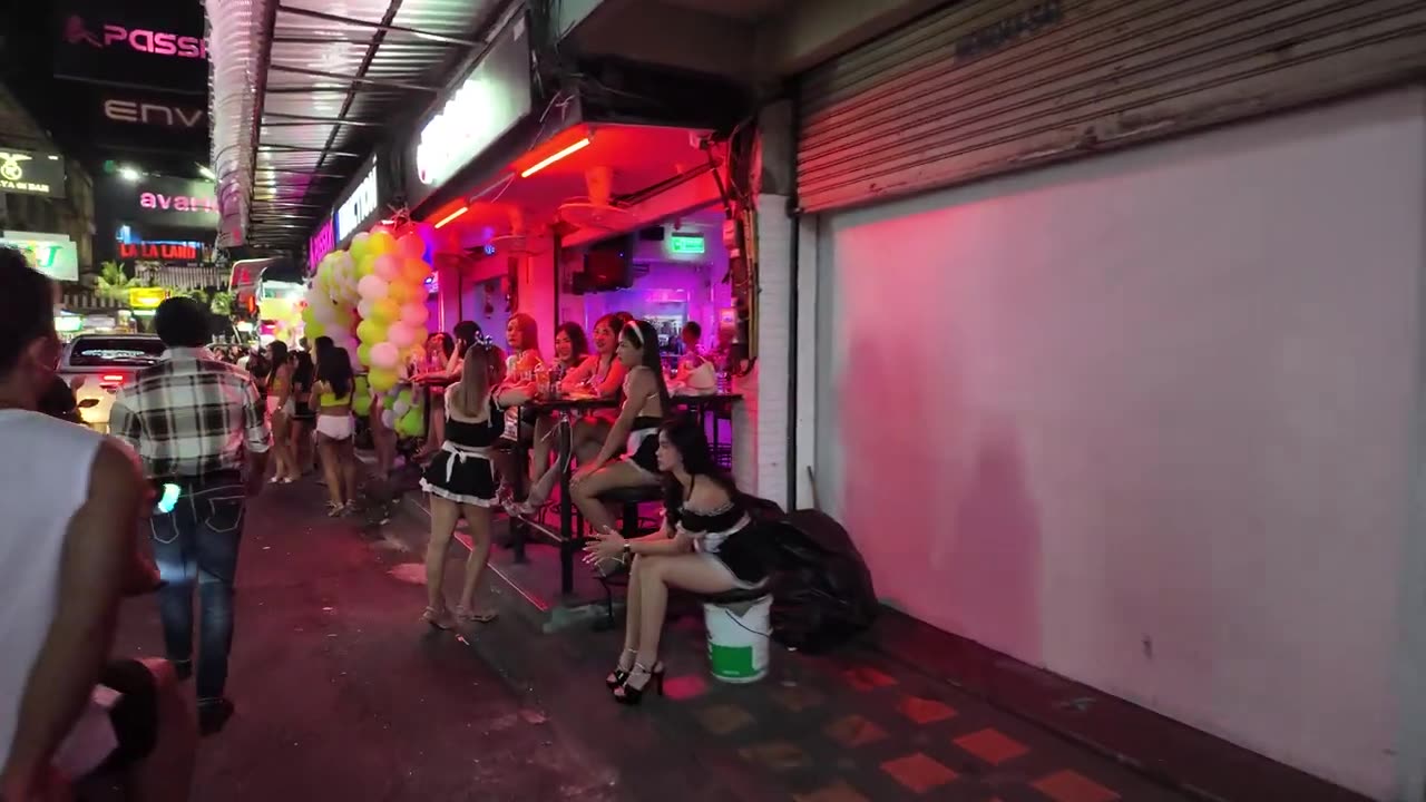 Soi 6 Insanity_ Pattaya's Wild Nightlife Scene Captured in 4K _ Ultimate Party Experience 2024 #40