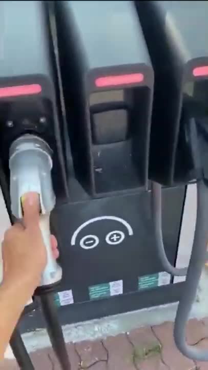 ANDREW TATE LAUGHS AT A TESLA ERECTION😂