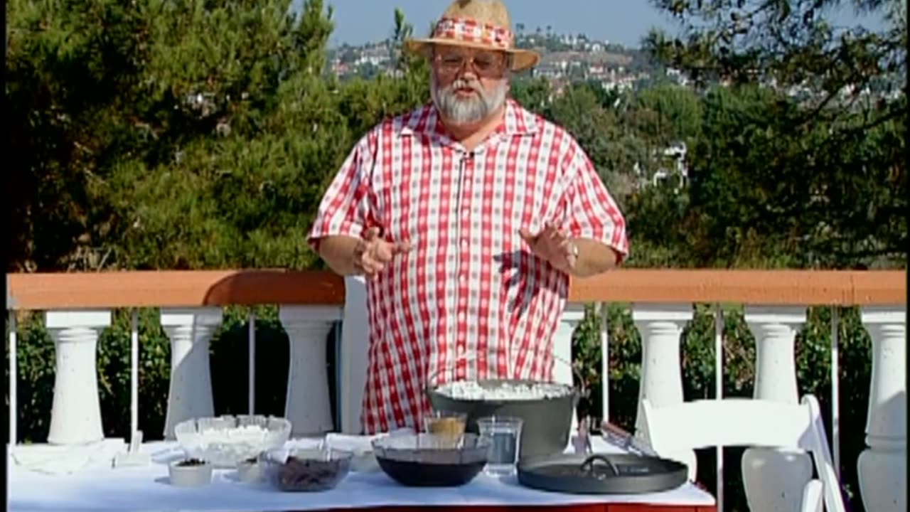 Barbecue America Dutch Oven Chocolate Cake!