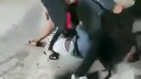 girl fights in the market