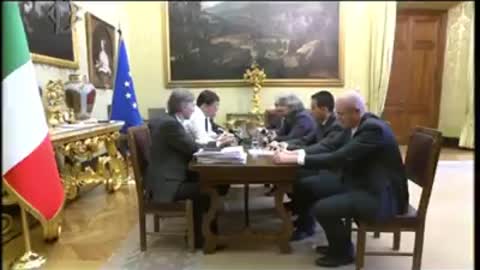 "RAGAZZINI INCOMPETENTI, VIZIATI E BUFFONI ALLO SBALLO TOTALE!! E, NOI, CON I LORO COMPARI E CON LORO?!"😱😱😱