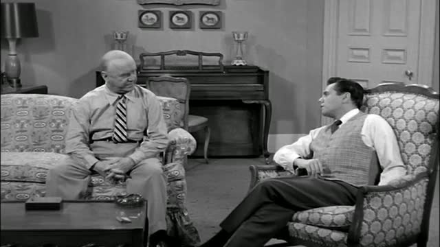 I Love Lucy Season 1 Episode 2 - The Girls Want to go to a Nightclub