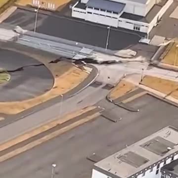 Large crack opens up in the town center of Grindavik, Iceland.