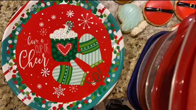 How to Pack Christmas Cookie Trays!