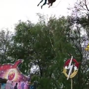People Injured in amusement park ride