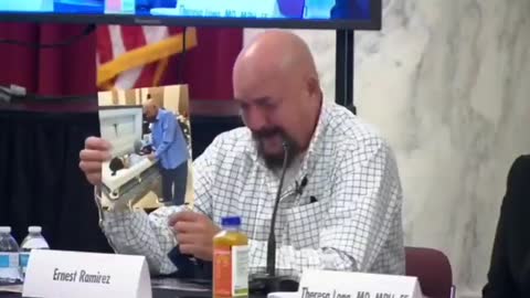 在美國參議院_Johnson 議員的聽證會上，一位父親的眼淚