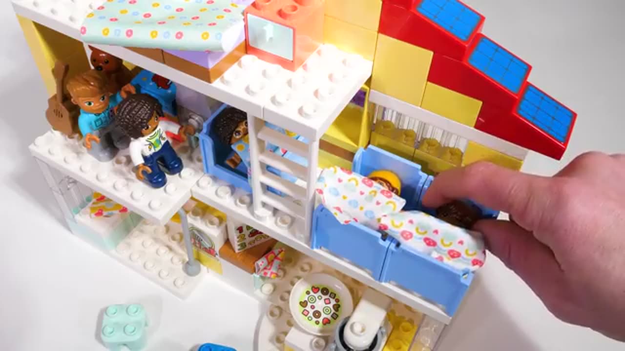 Lego Duplo House for Toddlers and Kids! Learn Common Words with Building Block Toys =)