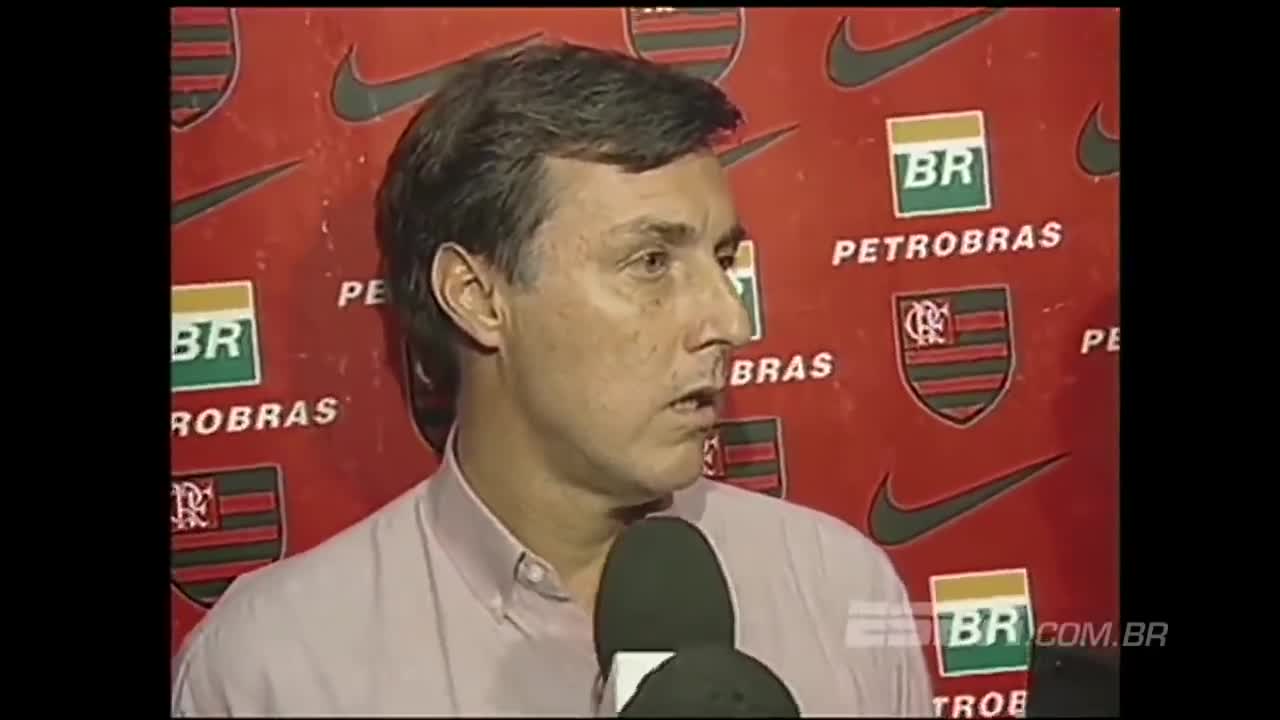 "O novo técnico do Flamengo é o senhor Waldemar"