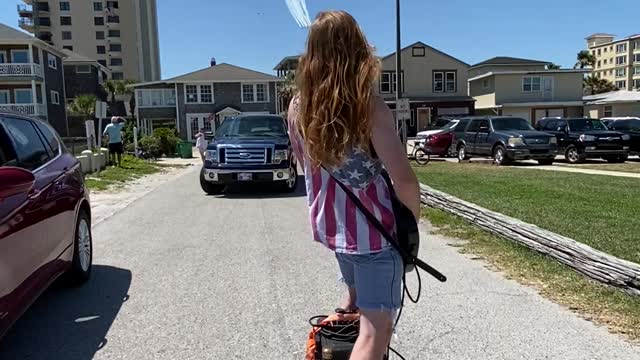 Skating Rocker Celebrates the Star and Stripes During Air Show