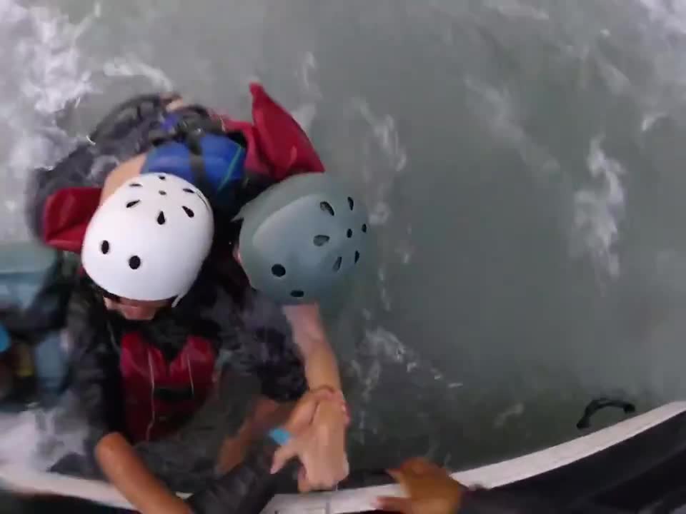 Funny boating gone wrong in river🥺😫