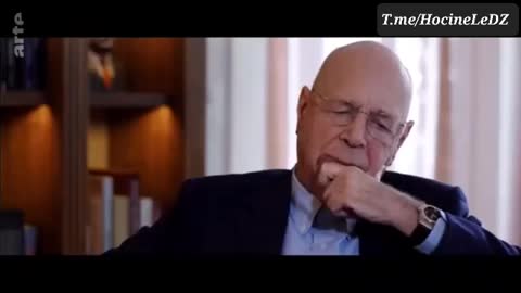 Klaus Schwab en difficulté lors d'une interview sur la collaboration des mondialistes avec MONSANTO